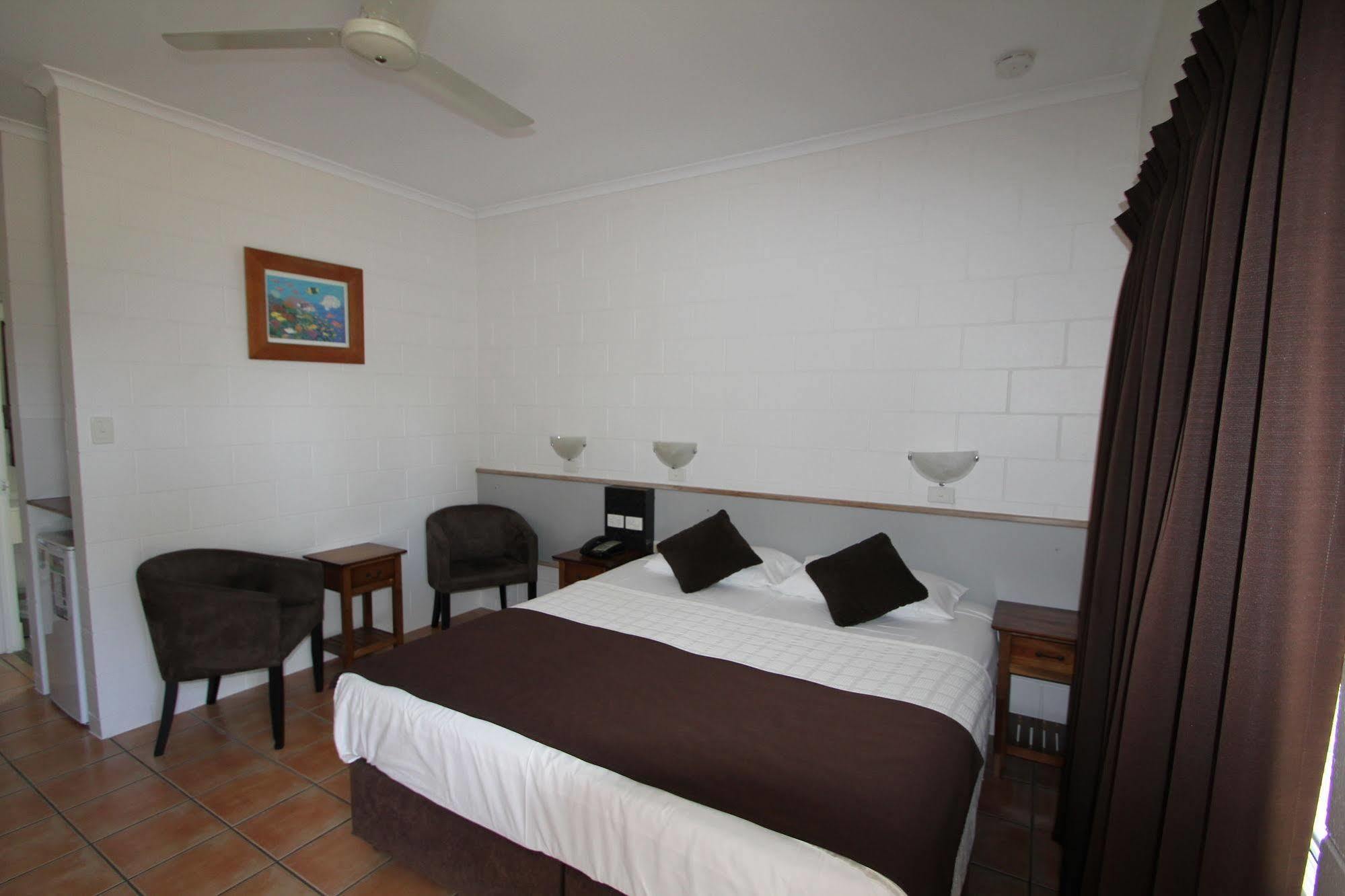 Colonial Rose Motel Таунсвіль Екстер'єр фото
